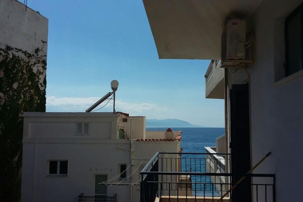 Seaside Family Apartment Loutraki Loutráki Exterior foto
